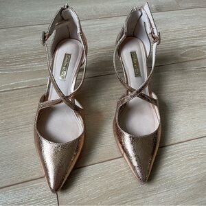Louise et Cie Lo-Jena Leather Crisscross Pointed Toe Heel
Size 6.5